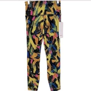 NWT Lululemon Wunder Train High-Rise Tight 25"
Undertone Black Multi size 4